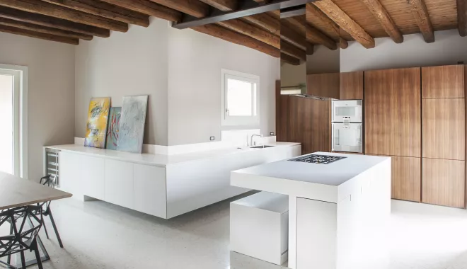 HIMACS: Private kitchen by Simone Piva