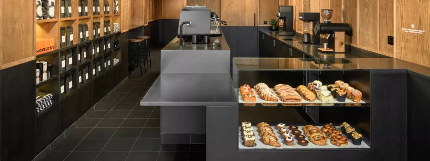 HIMACS crea uno stile ricercato e definito per lo store Thomson’s Coffee di Glasgow 