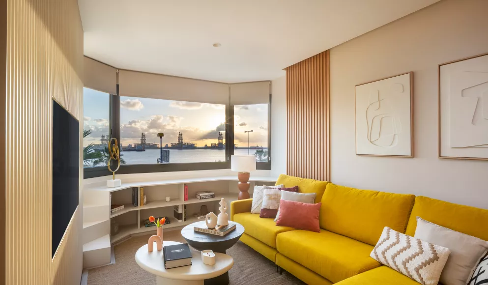 HIMACS: luxury and comfort for a home that embraces  both nature and the ocean in Las Palmas de Gran Canaria. 