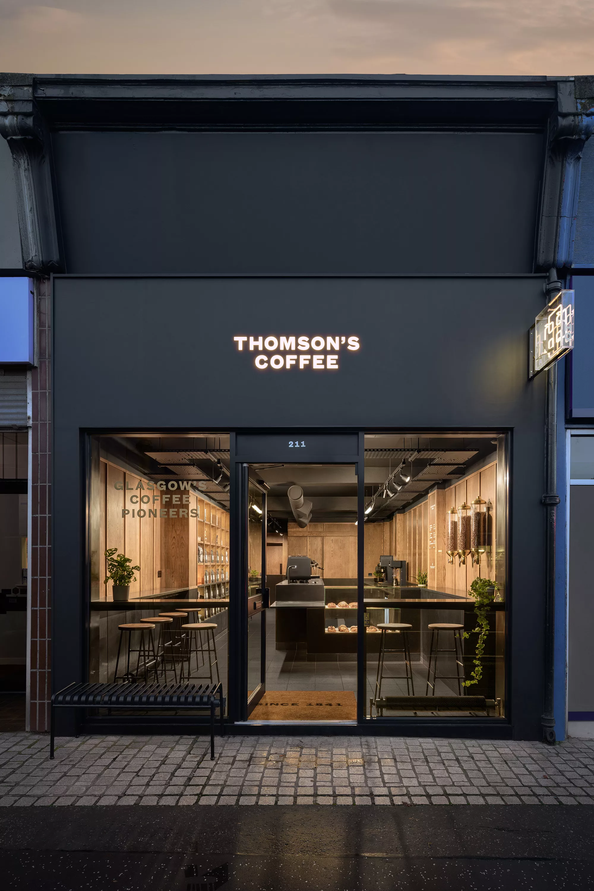 HIMACS gives Thomson’s Coffee HQ a rich and deep flavour, just like its coffee