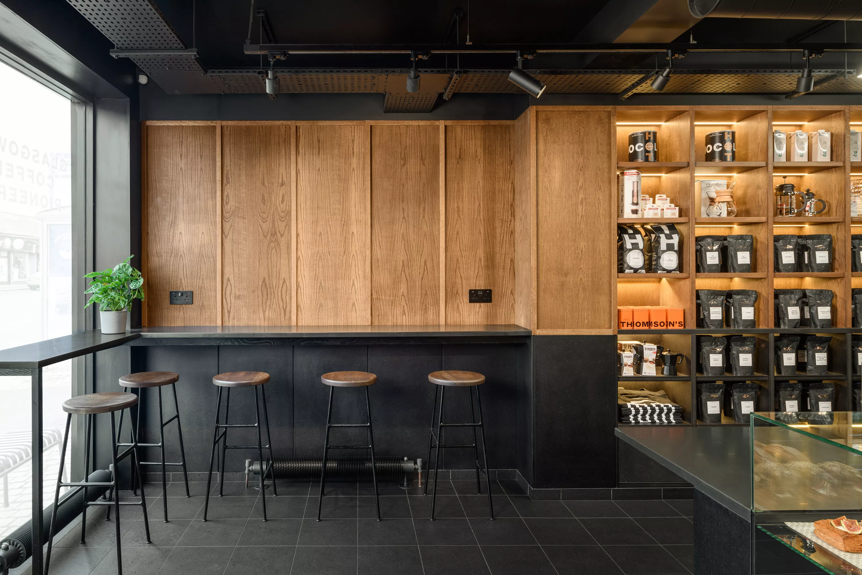 HIMACS gives Thomson’s Coffee HQ a rich and deep flavour, just like its coffee