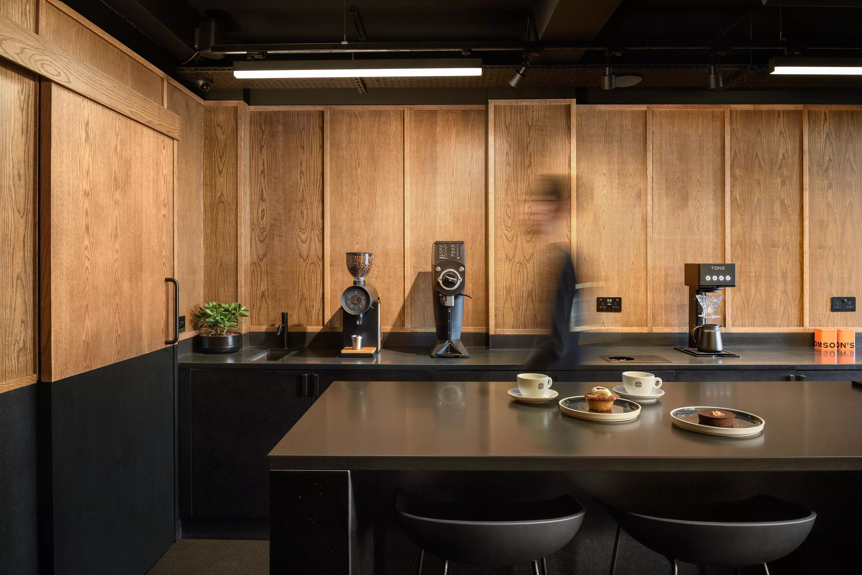 HIMACS gives Thomson’s Coffee HQ a rich and deep flavour, just like its coffee