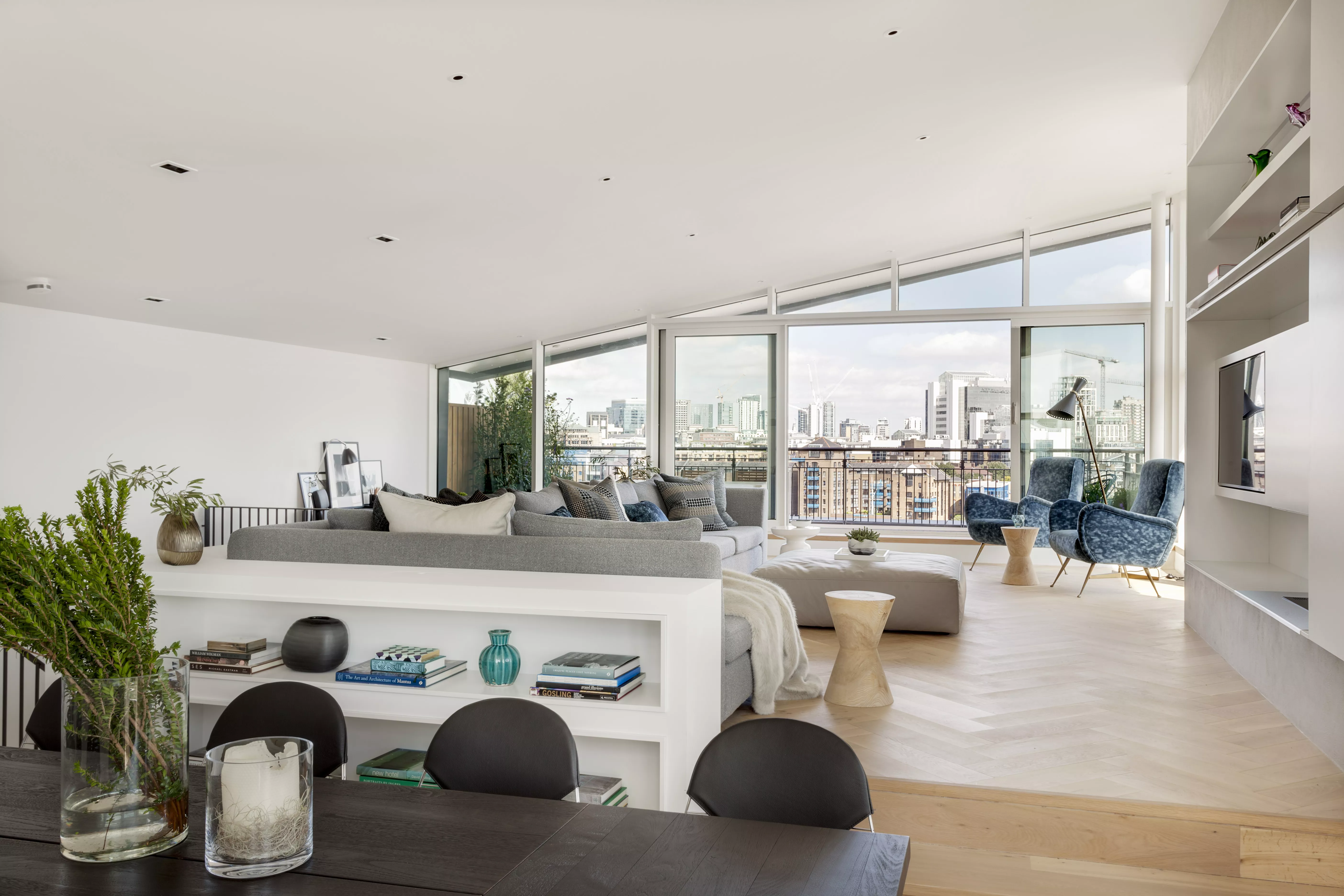 FORMstudio reinvents a Bermondsey Wall Penthouse with HIMACS