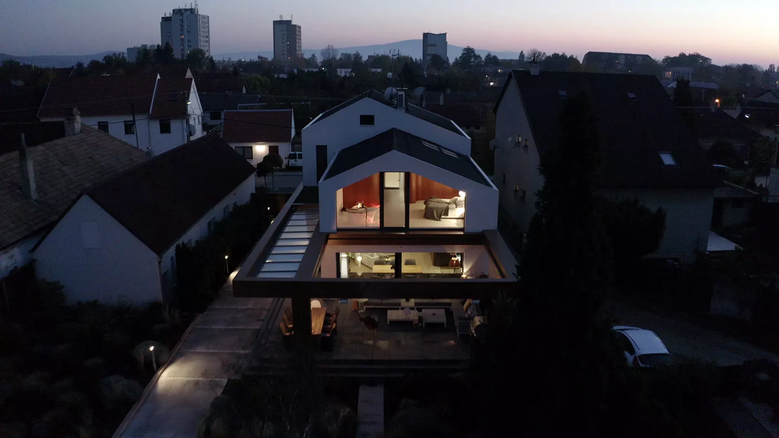 HIMACS aporta la elegancia a una sorprendente casa de Bratislava