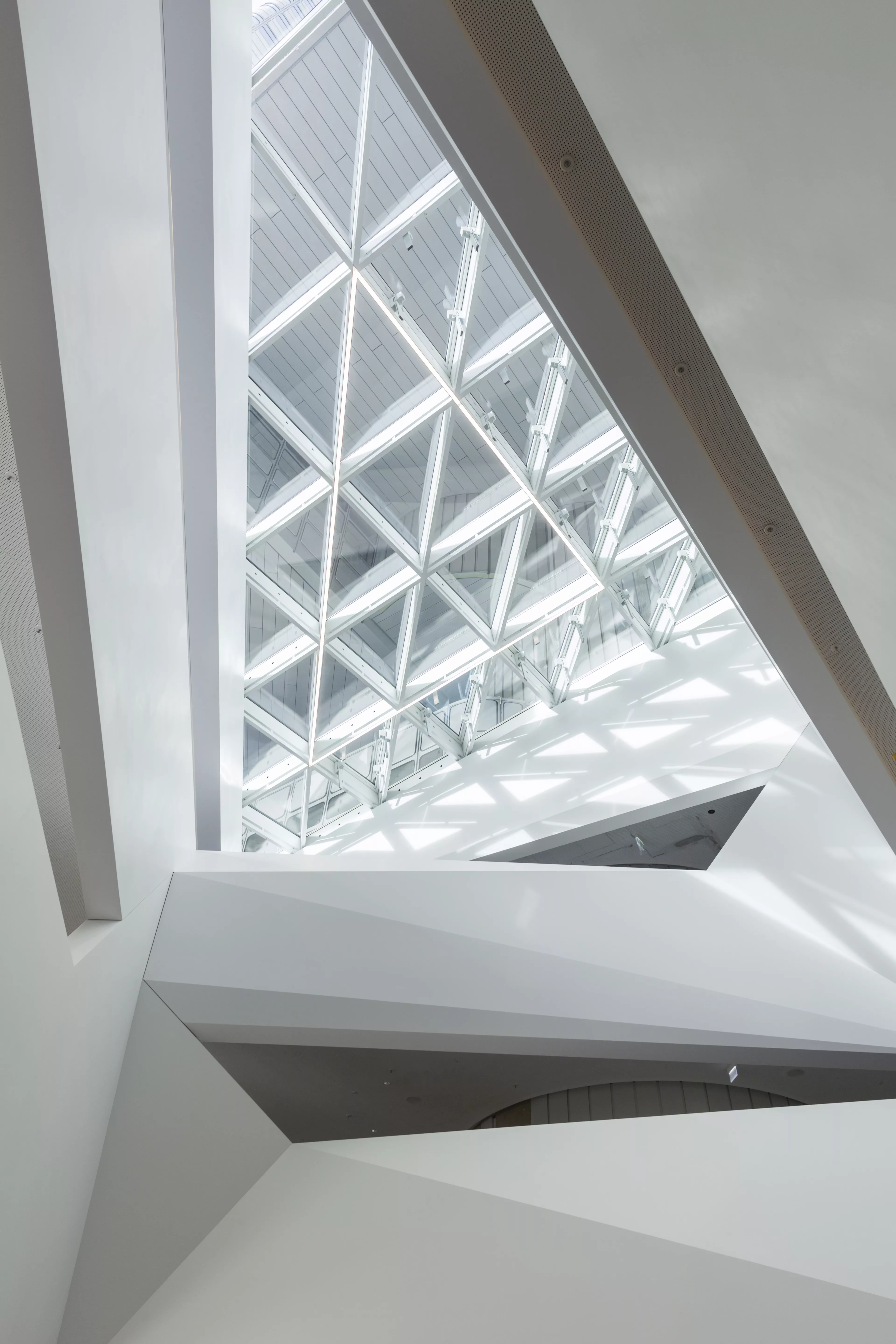 A new geometric dimension: The polygonal HIMACS structure in Munich's HVB-Tower