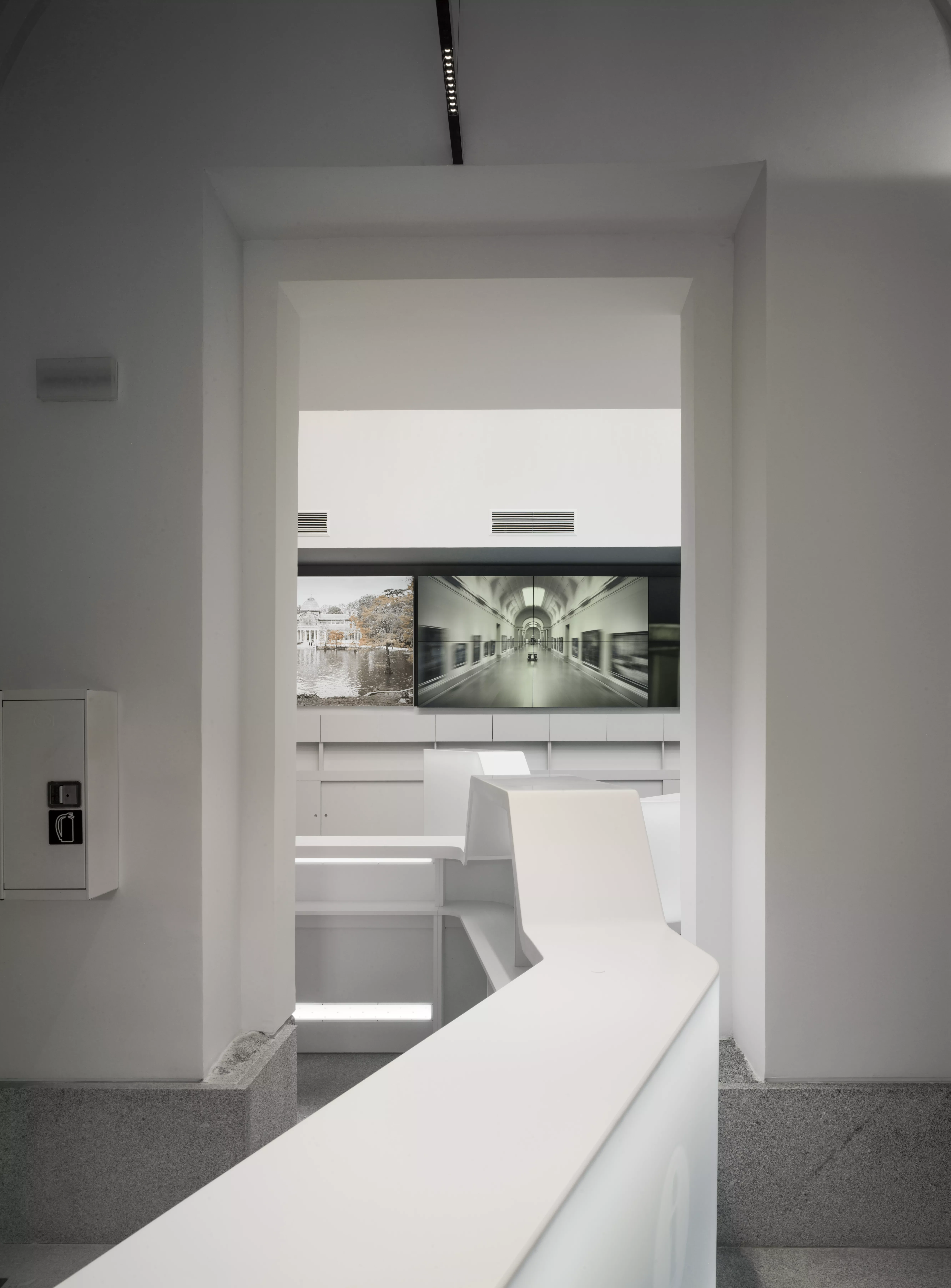 HIMACS: Redesign of the Tourist Office at Plaza Mayor in Madrid