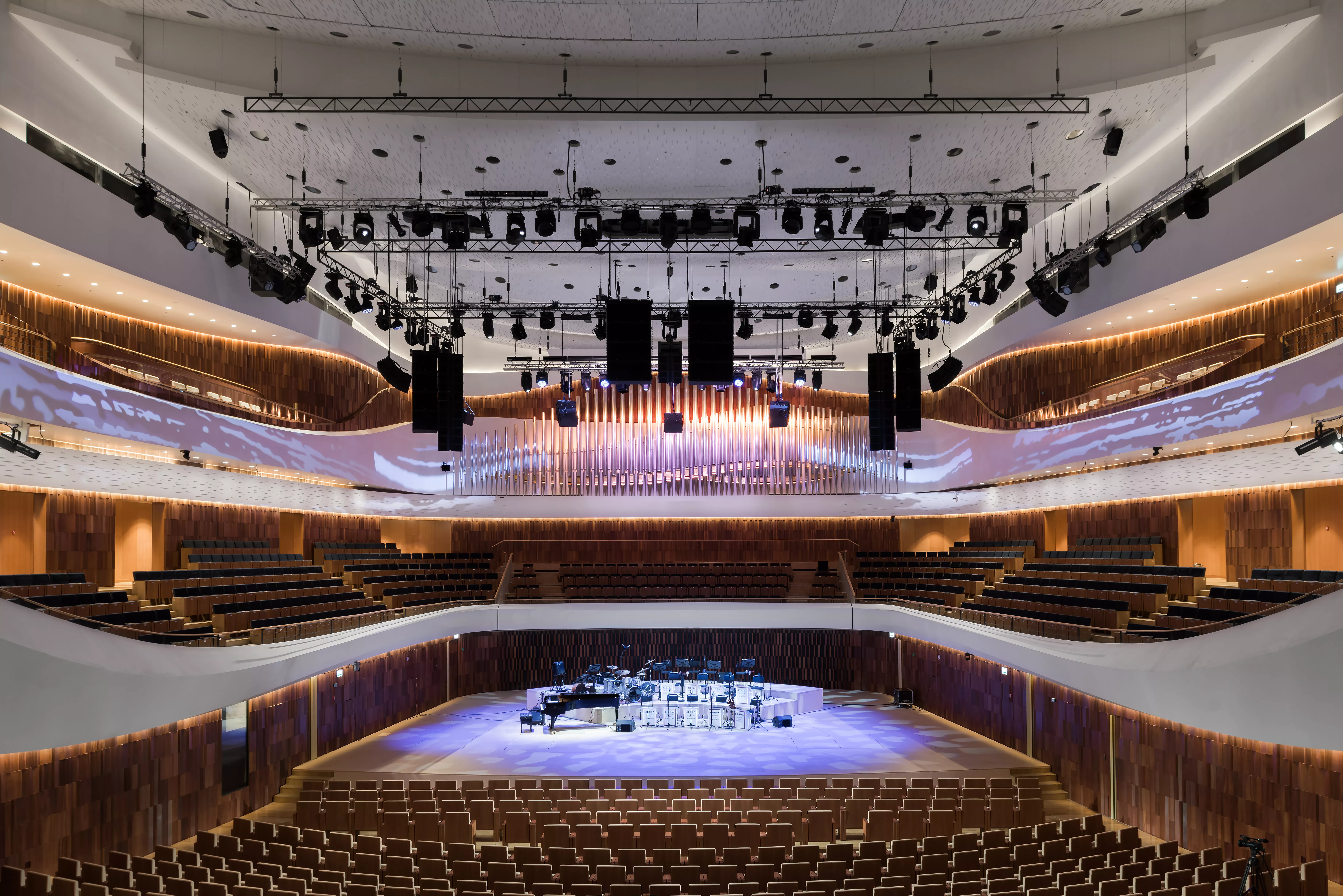 Zaryadye Concert Hall in Moscow with HIMACS