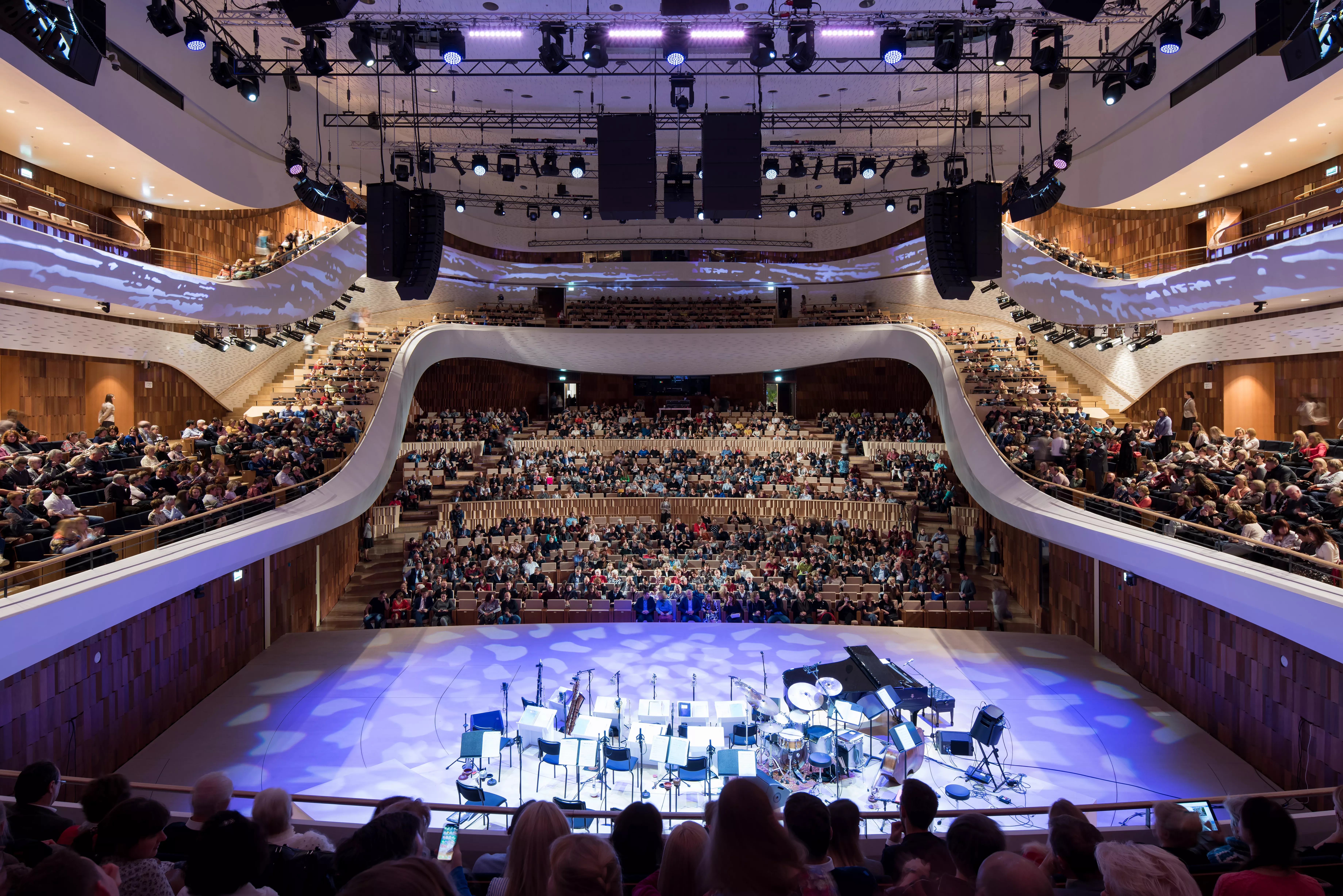 Zaryadye Concert Hall in Moscow with HIMACS