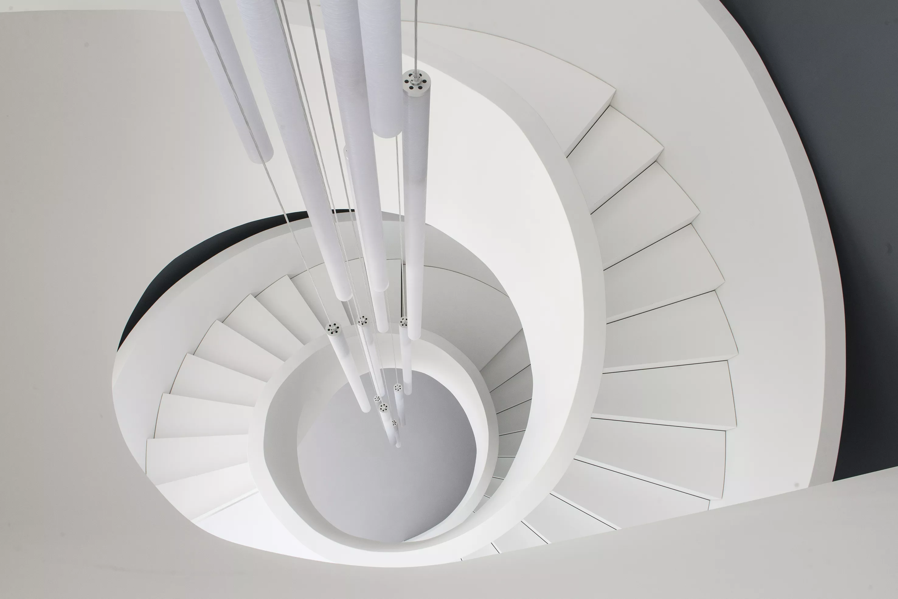 Un escalier sculptural en HIMACS