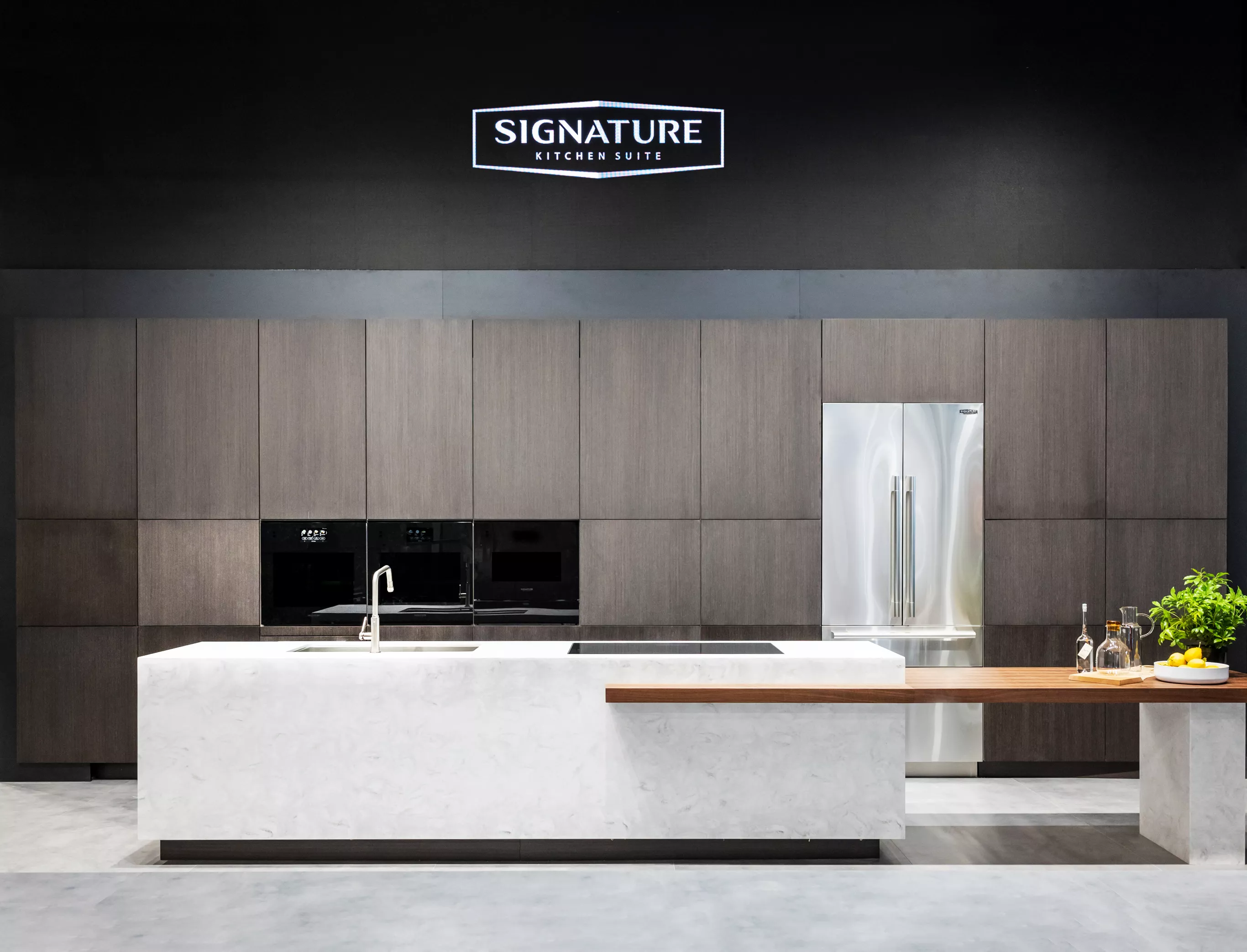 HIMACS per Signature Kitchen Suite a EuroCucina / FTK 2022 